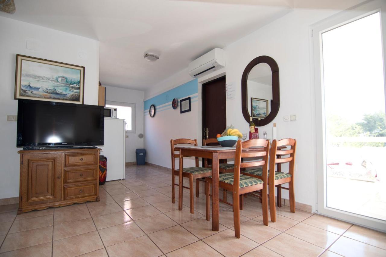 Apartmani Juric Vir Buitenkant foto