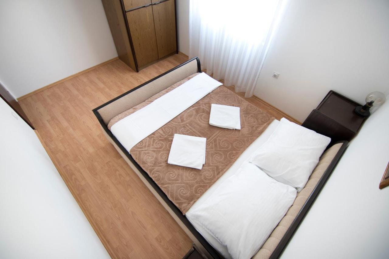 Apartmani Juric Vir Buitenkant foto