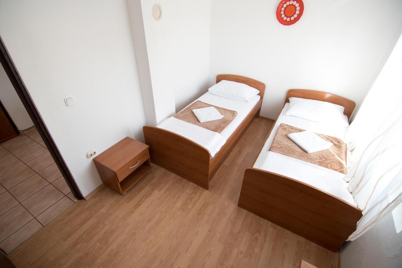 Apartmani Juric Vir Buitenkant foto