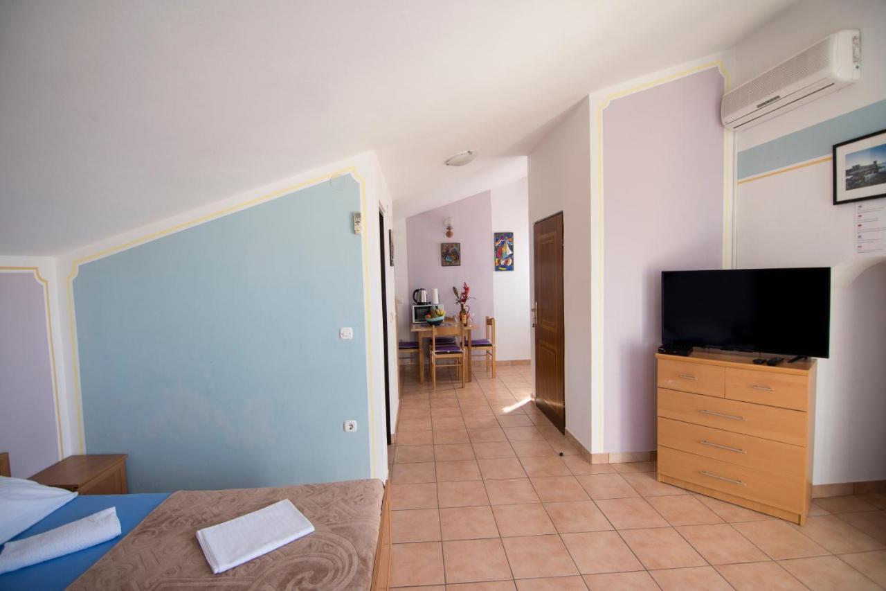 Apartmani Juric Vir Buitenkant foto