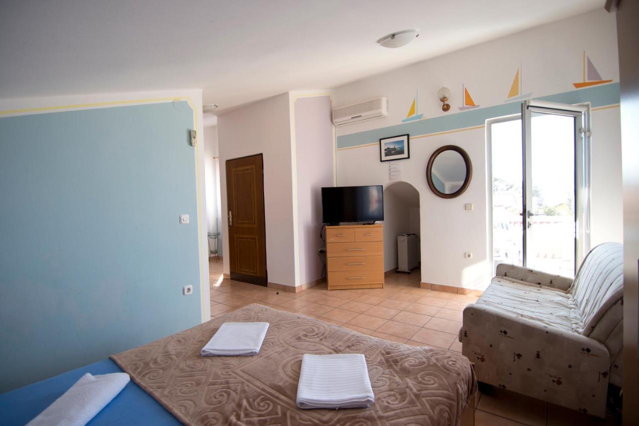 Apartmani Juric Vir Buitenkant foto